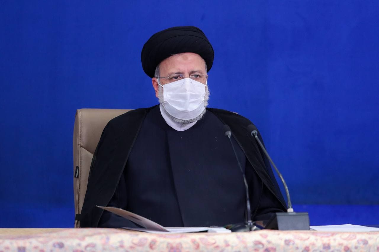 رئیسی: کارمندان منظم و کامل در ادارات حضور یابند