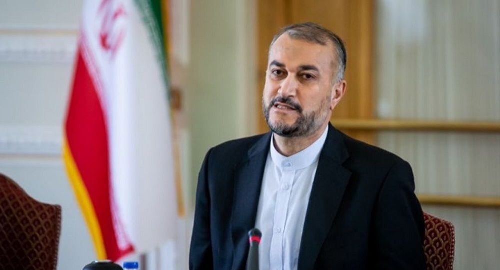 وزیر امور خارجه از قرنطینه در حال انجام کارهای روزانه است