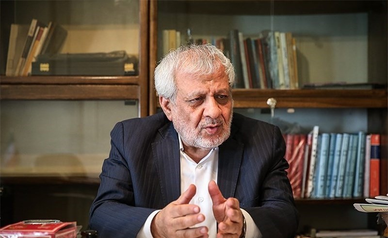 بادامچیان: کسی که در ایران زندگی می‌کند باید حجاب داشته باشد