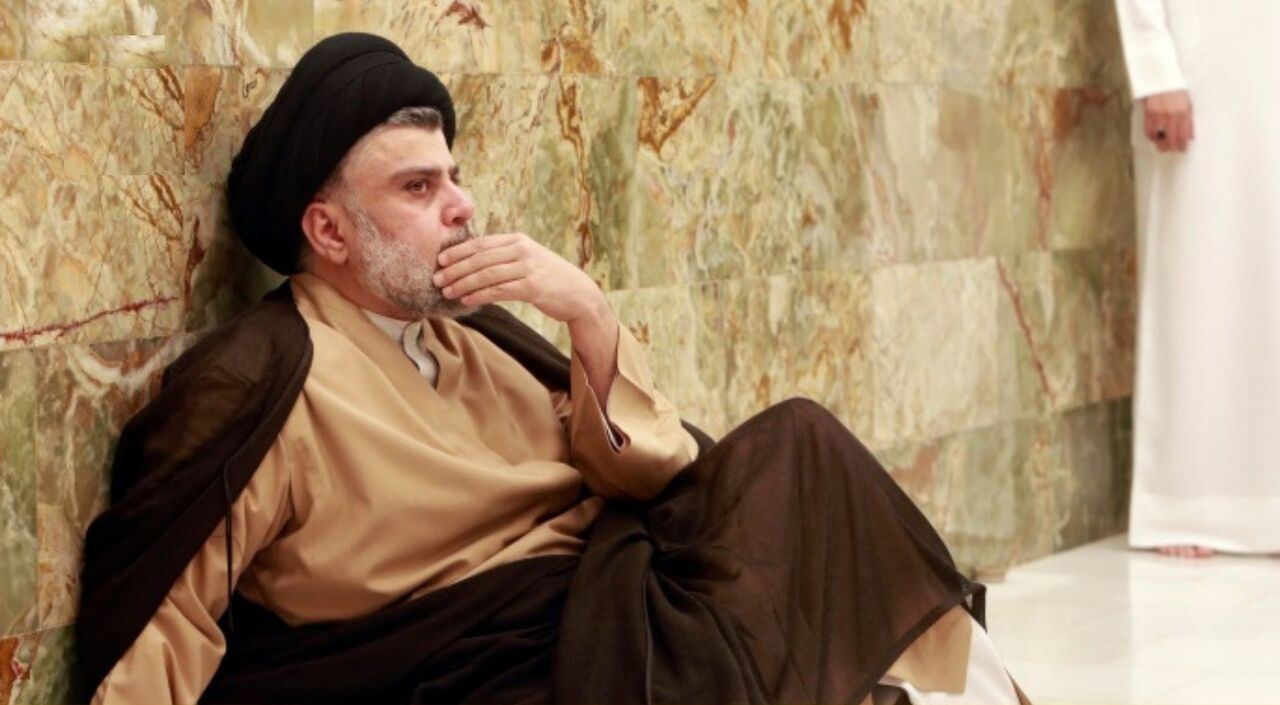 مقتدا صدر، فعالیت جریان صدر را برای یک سال تعلیق کرد
