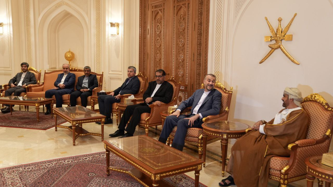 وزیر امور خارجه به مسقط رفت
