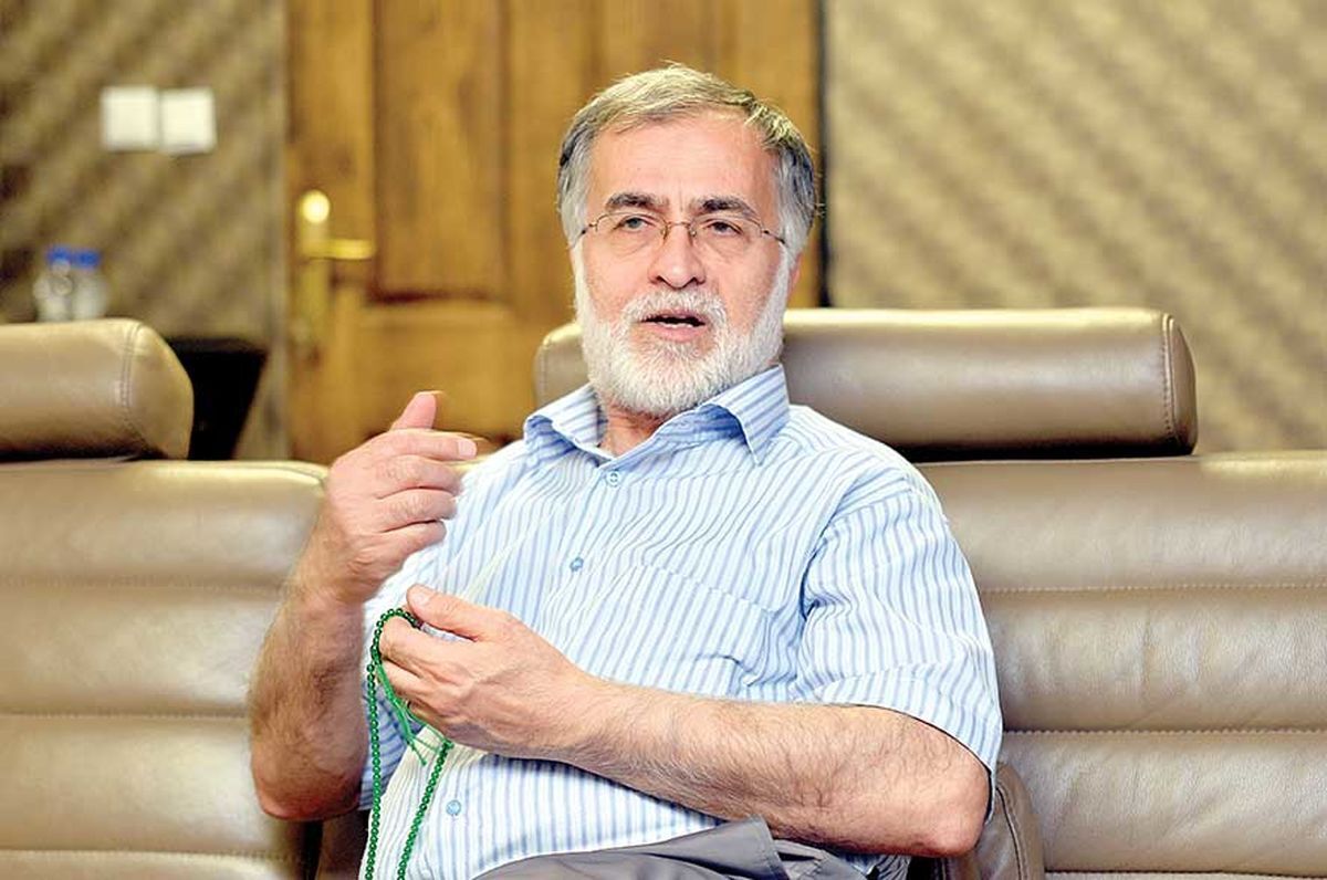 عطریانفر : به لاریجانی اصلا نگاه نمی‌کنیم