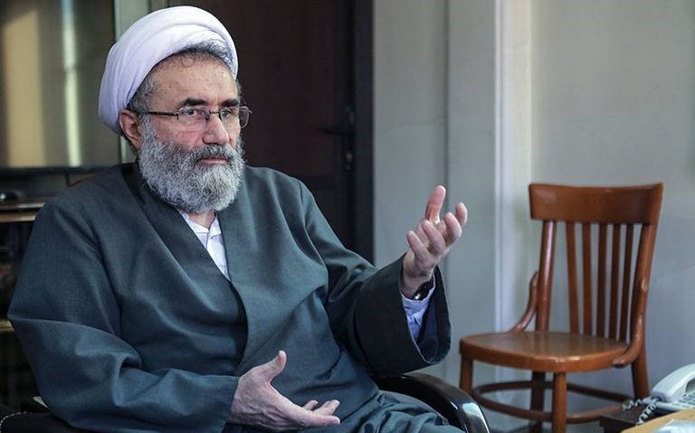 مهاجری : «دارالعباده» ایران در حال تبدیل شدن به «دارالسیاسه» است