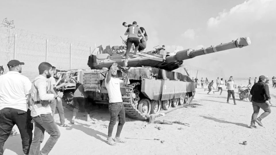 شکاف در گنبد آهنین
