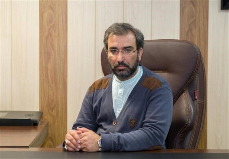 ایمانجانی: آقای پزشکیان بر دهان متملّق خاک بپاشید