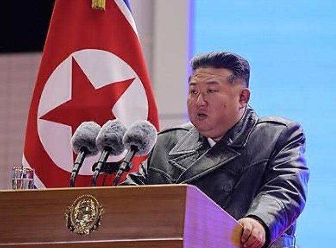 رهبر کره شمالی: نیروی هوایی نقش بازدارنده در جنگ هسته‌ای خواهد داشت